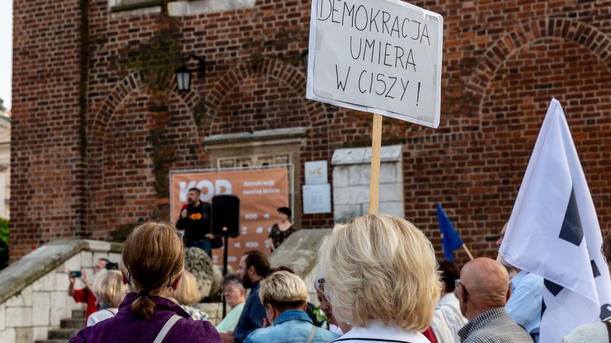 Polský soud: Část Evropské úmluvy o lidských právech je rozporu s ústavou